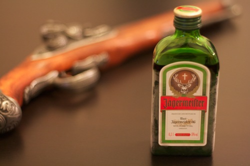 Jägermeister mit Knarre